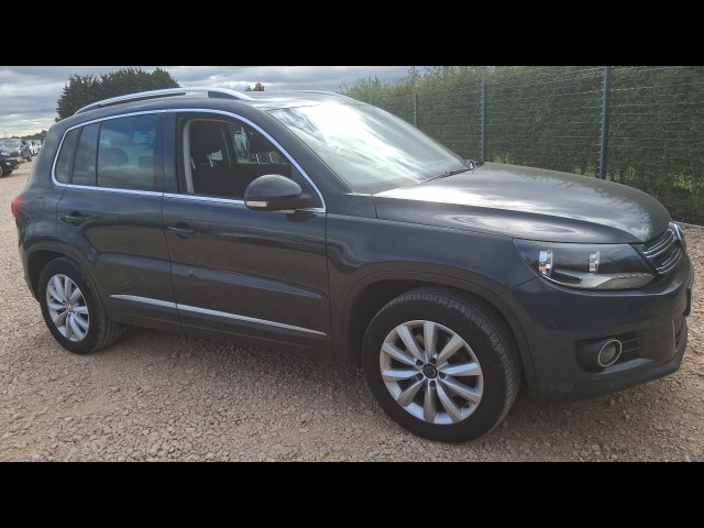 BUY VOLKSWAGEN TIGUAN MATCH TDI BLUE TEC 2015 MATCH TDI BLUEMOTION TECHNOLOGY, Newark Motor Auctions