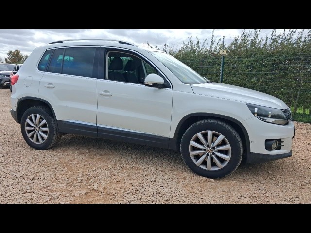 BUY VOLKSWAGEN TIGUAN MATCH TDI BLUE TEC 2015 MATCH TDI BLUEMOTION TECHNOLOGY, Newark Motor Auctions